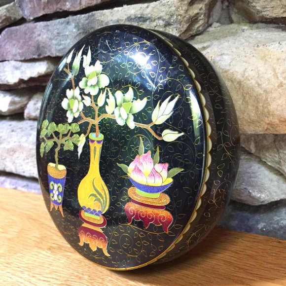 Vintage Daher Tin Asian Made in England
